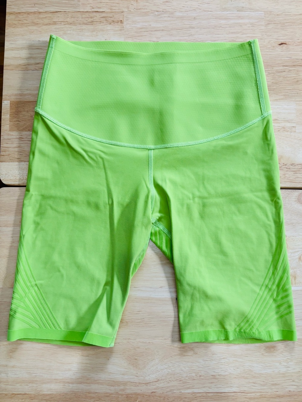 Neon Body Sculpt Side Pocket 9" Biker Shorts (Reversible Wear)